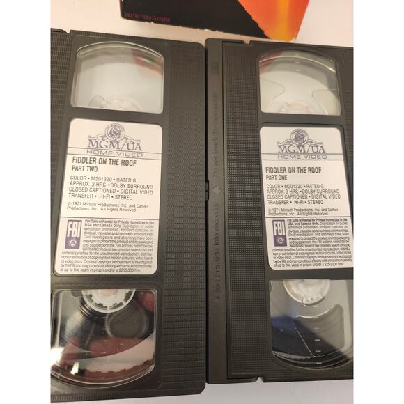 VHS Bundle Of 2 Movies Fiddler On The Roof Paint Your Wagon UNTESTED - Picture 4 of 9